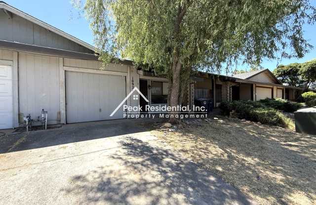 2bd/2ba Rancho Cordova Updated Duplex With 1 Car Garage! Gallery 3