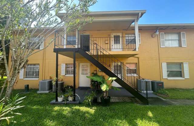 1627 W OAK RIDGE Road Gallery 2