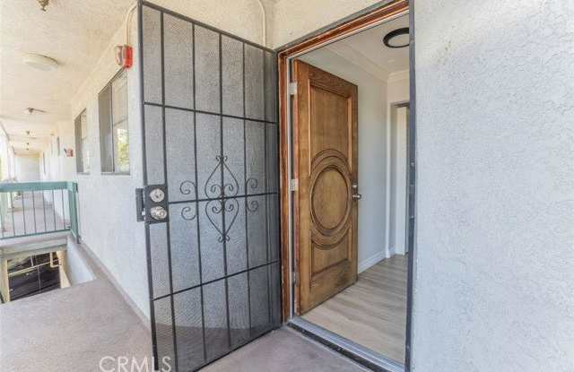317 West Acacia Avenue Gallery 2