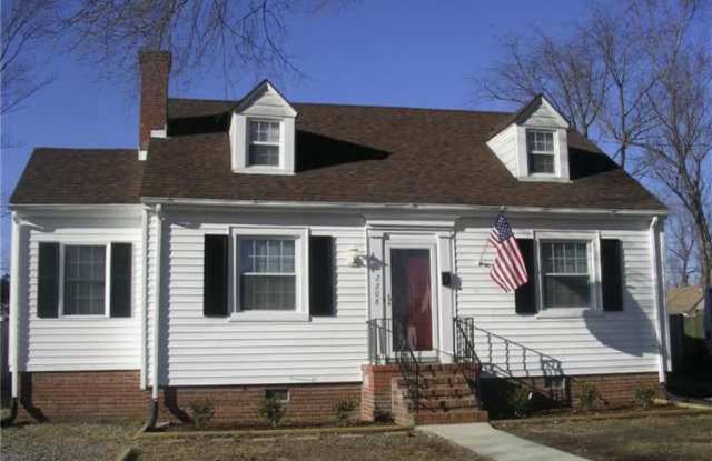 2208 Farrand Street Gallery 2