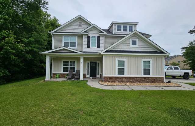 Gorgeous and Spacious 4 Bedroom Home! photos photos