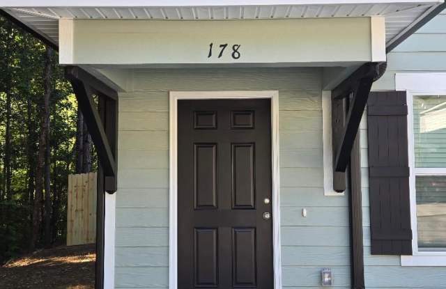 178 Village Run. Harlem, Ga-Charming Charleston style patio home. Gallery 4