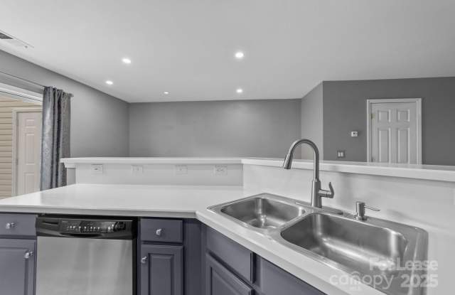 17562 Caldwell Track Drive Gallery 4