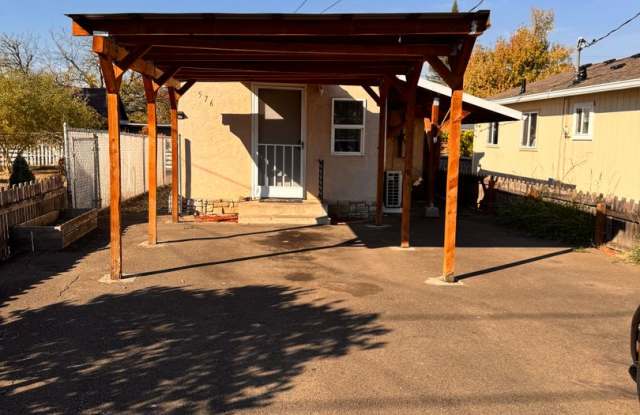 West Roseburg 2 Bedroom home Gallery 1