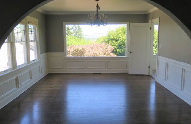 3246 Conkling Pl W Gallery 4