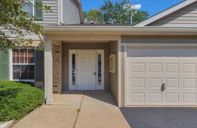 1187 N RED OAK Circle unit: 3 photos photos