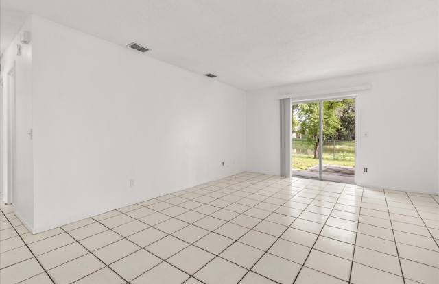 6921 Longmeade Ln. Gallery 4