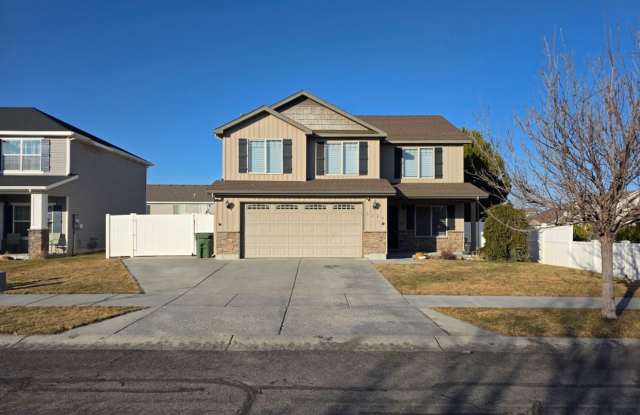 Spacious 4-Bedroom Home in Highly Sought-After Summerfield Community! photos photos