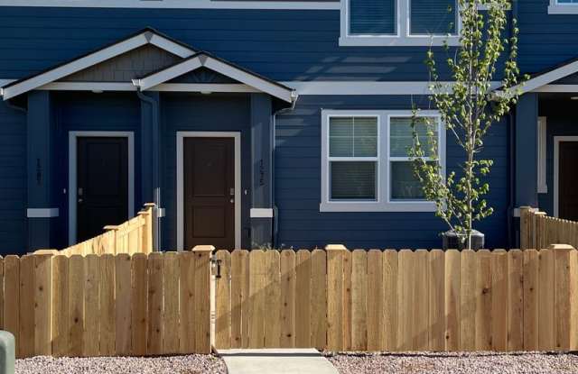 Town Home in NW Redmond's Canyon Ridge photos photos