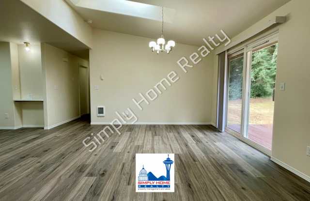 9041 Steilacoom Rd SE Unit B Gallery 4