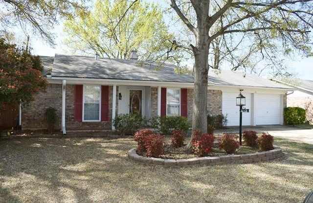 1029 Barber Street - 1029 Barber Street, Hurst, TX 76053