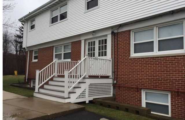 9889 Johnnycake Ridge Road unit: 3 photos photos