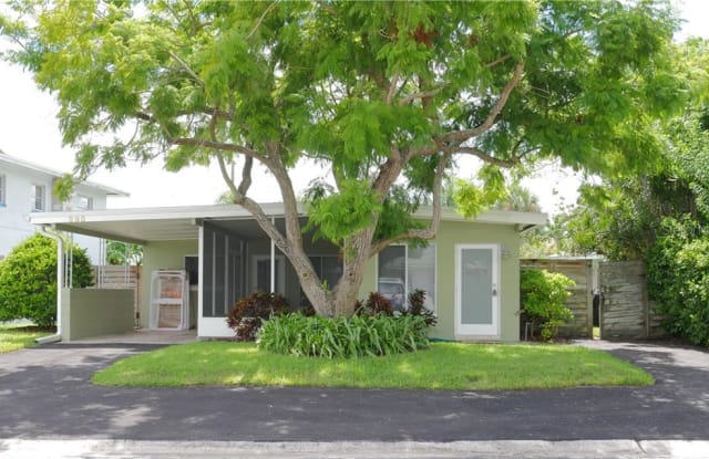 295 115TH AVENUE - 295 115th Avenue, Treasure Island, FL 33706