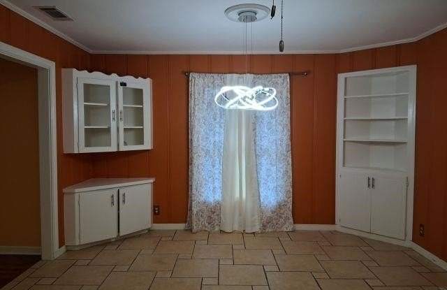 2008 Longview Dr Gallery 4