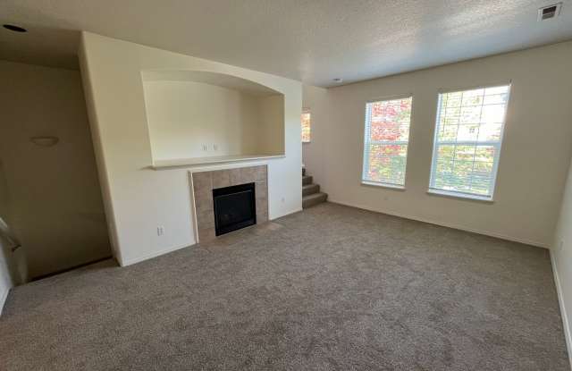 6030 NE Maidstone Street ~ Luxurious & Spacious Townhome Gallery 4