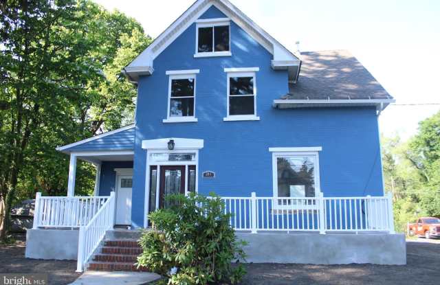 201 UNIVERSITY Boulevard photos photos