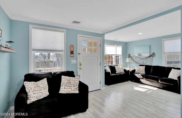 222 Hiering Avenue Gallery 4