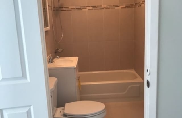 53 Tillinghast St - 3R - 53 Tillinghast Street, Newark, NJ 07108