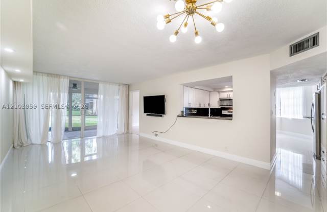 1900 Sabal Palm Dr Gallery 2