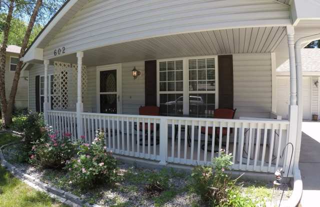 Cozy 3 Bedroom Ranch Home in Greenwood photos photos