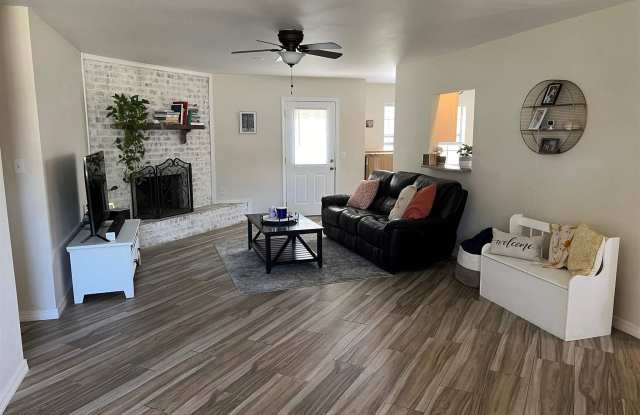 4207 Cherry Laurel Dr Gallery 2