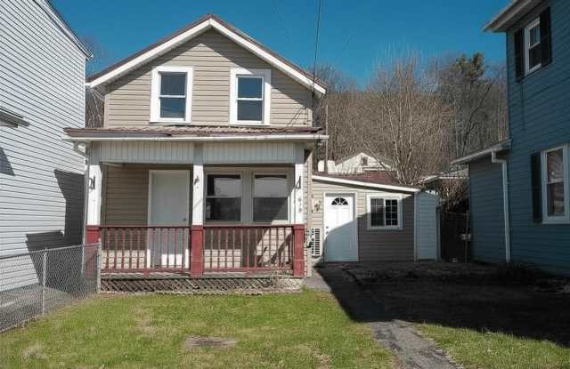 619 E GRAND Avenue - 619 East Grand Avenue, Tower City, PA 17980