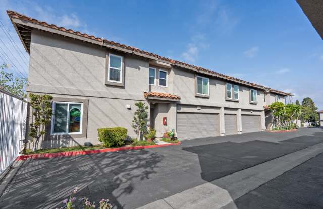 Canyon Crest Townhomes Gallery 3