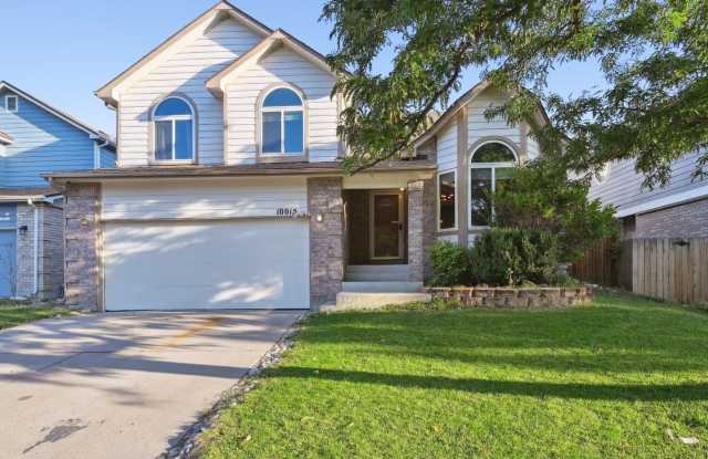 Spacious 4BR/4BA Home in Arvada — Private Dog Run & Finished Basement Gallery 1
