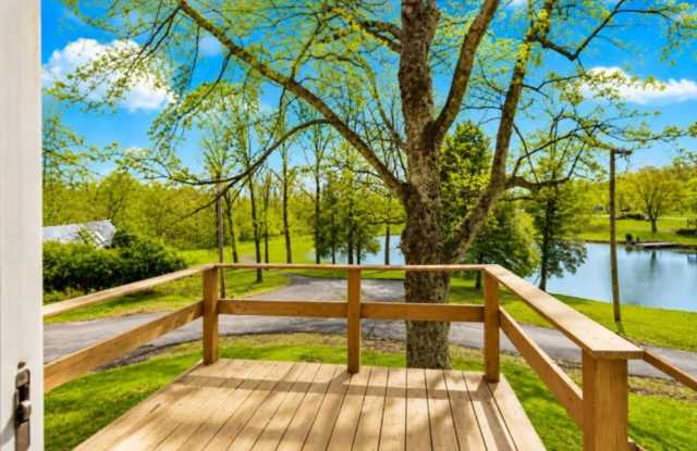Beautiful 4 bed / 2 bath Country Home Gallery 4