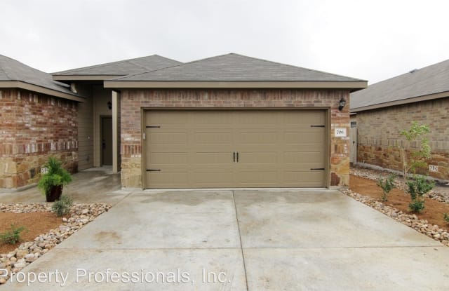 706 Saengerhalle Rd - 706 Saengerhalle Road, New Braunfels, TX 78130