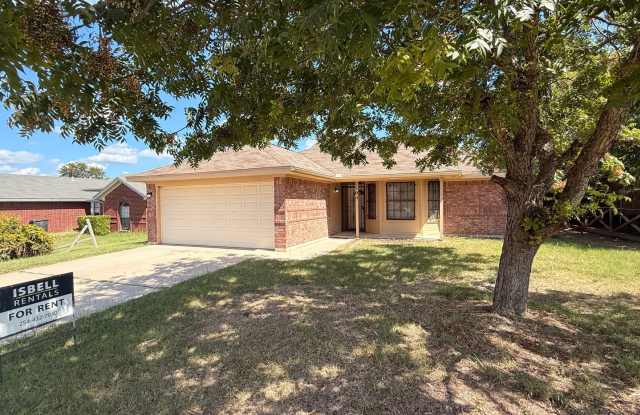 NEW IN MANAGEMENT  RENT REDUCTION - AVAILABLE NOW! photos photos