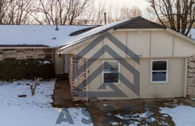 Spacious 5-Bedroom Home Near Tinker AFB and Local Parks photos photos