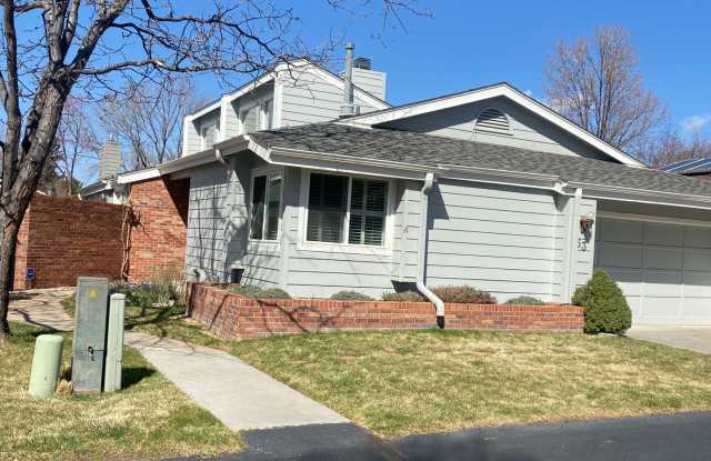 Fantastic 3 bedroom, 3 bath, 2 car garage patio home in Biscayne! photos photos