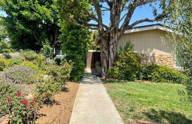 Charming, 1 Bedroom, 1 Bathroom  (ADU) in Granada Hills! Ready for Move In! Gallery 1
