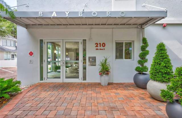 210 5TH AVENUE S - 210 5th Avenue South, St. Petersburg, FL 33701