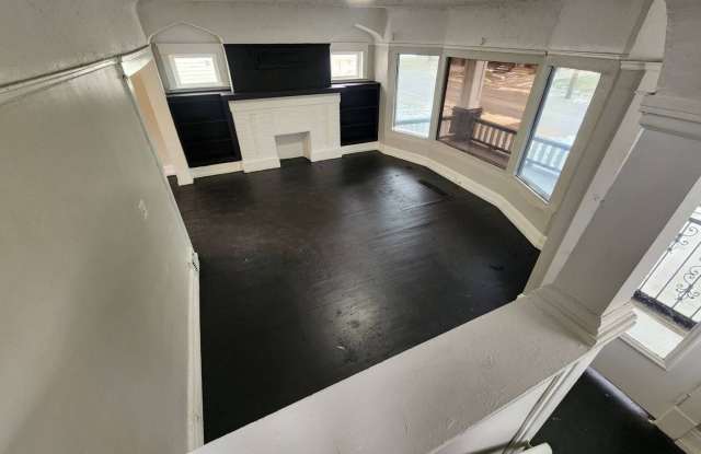 Charming 4-Bedroom Property in Prime Location | Move in today and enjoy 50% off on your 2nd month rent Gallery 3