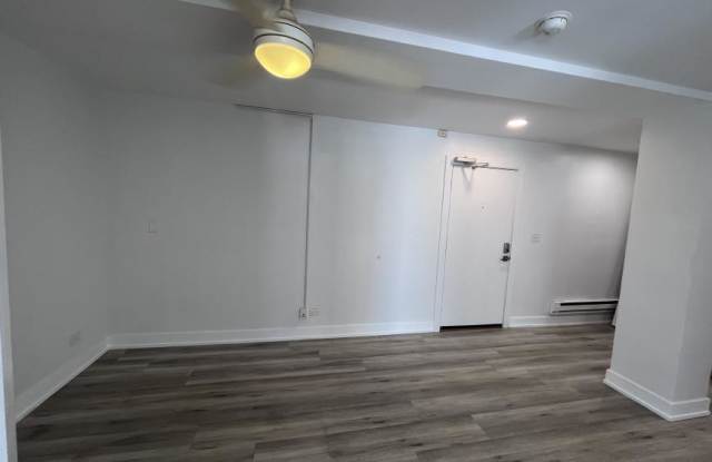 5920 North Ridge Ave. Gallery 3