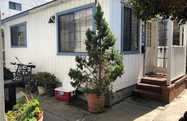 737 Island Court Gallery 2