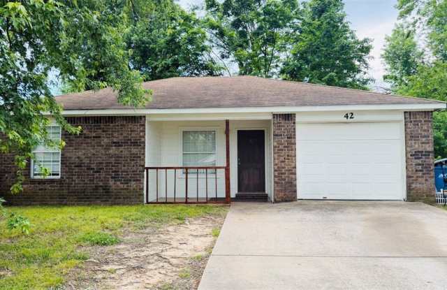 42 Burnett Circle Gallery 1