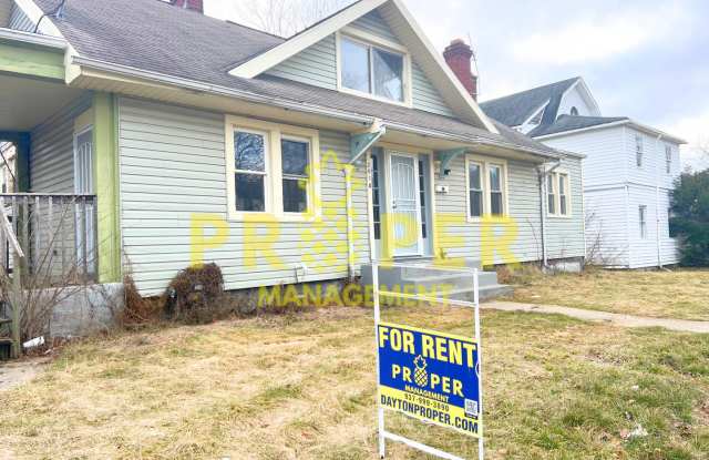 4 bedrooms 2 bathrooms house with a lot of space! - 2010 Malvern Avenue, Dayton, OH 45406 4 bedrooms 2 bathrooms house with a lot of space! - 2010 Malvern Avenue, Dayton, OH 45406