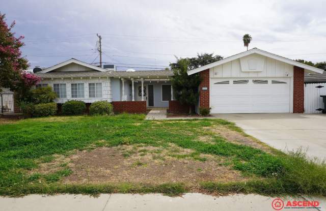 Spacious 4BD/2BA Home in 93309 – Solar Powered, Utilities Included! Gallery 3