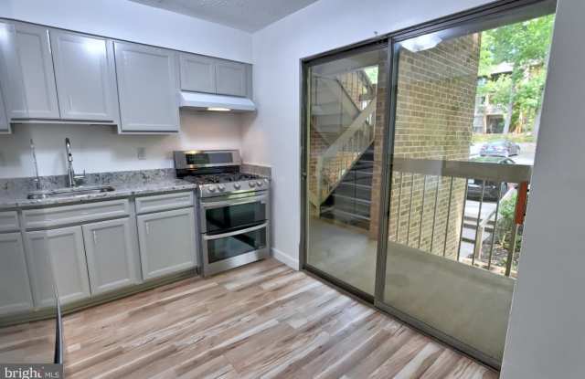 1580 MOORINGS DR #11B Gallery 4