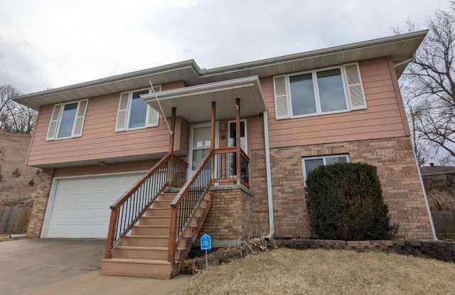 3-bedroom raised ranch with finished basement and great flow photos photos
