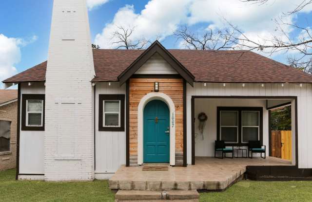 1007 Avant Ave photos photos
