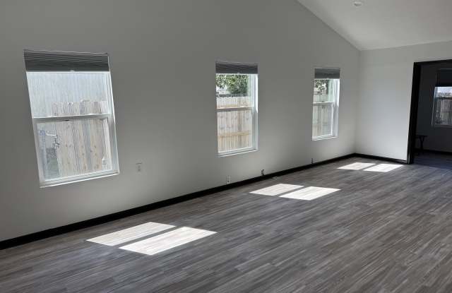 2712 Banyan St photos photos