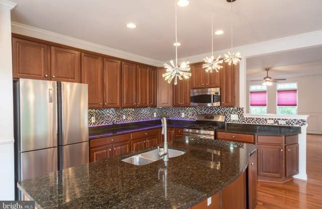 2301 POTOMAC CLUB PARKWAY - 2301 Potomac Club Parkway, Neabsco, VA 22191