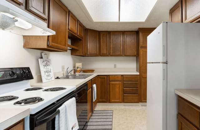 River Pointe Apartments Gallery 4