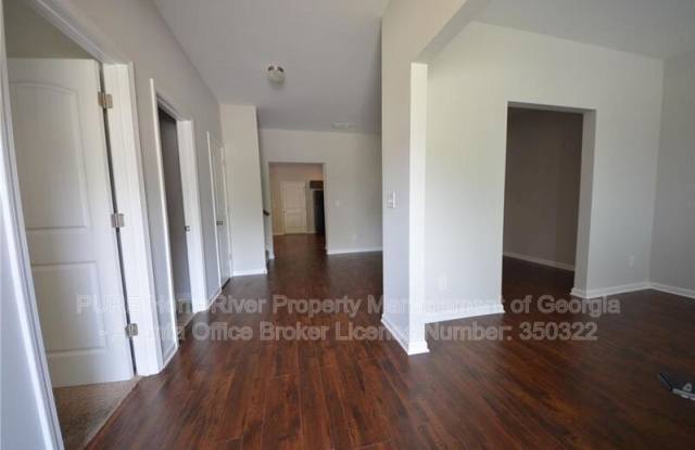 554 Tulip Ln Gallery 3