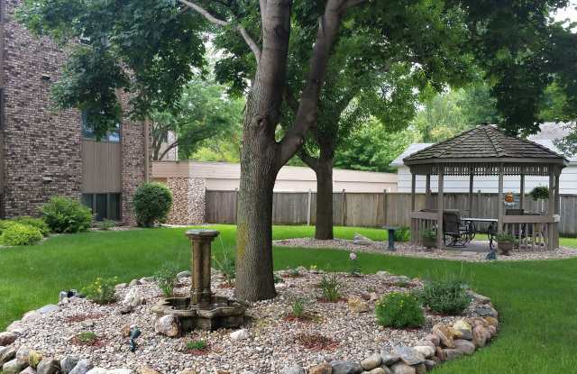 Viking Villas Apartments with Classic Brick Charm & Convenient Living Gallery 4