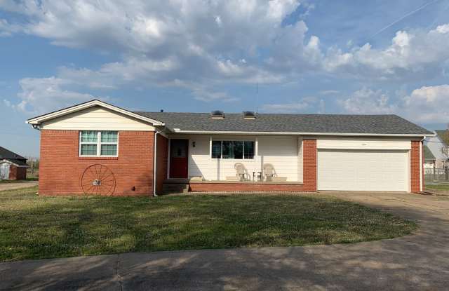 Situated on approximately one acre, this property has recently been updated with new flooring, windows, paint, fixtures, a new roof, and HVAC system. Gallery 4